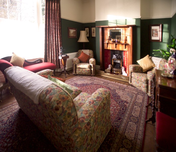 Lounge at Dylan Thomas House
